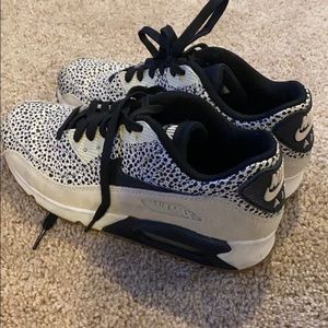 Nike AirMax leopard size 8.5